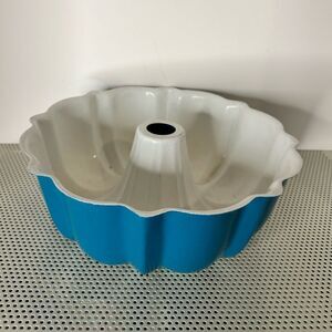 Vintage Twilight Blue Bundt Pan
